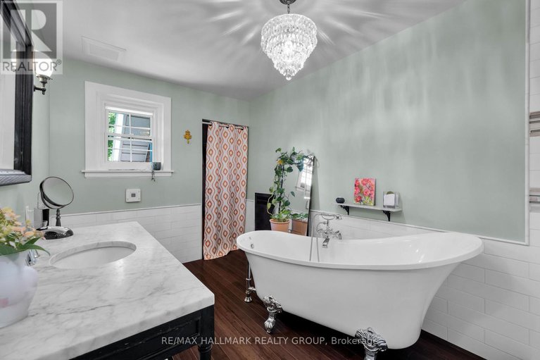 29388099/1-iona-street/ottawa-west/ottawa/ontario/K1Y3L6_24