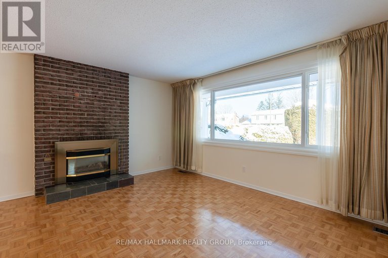 28823440/2429-ogilvie-road/beacon-hill-north/ottawa/ontario/K1J7N3_5