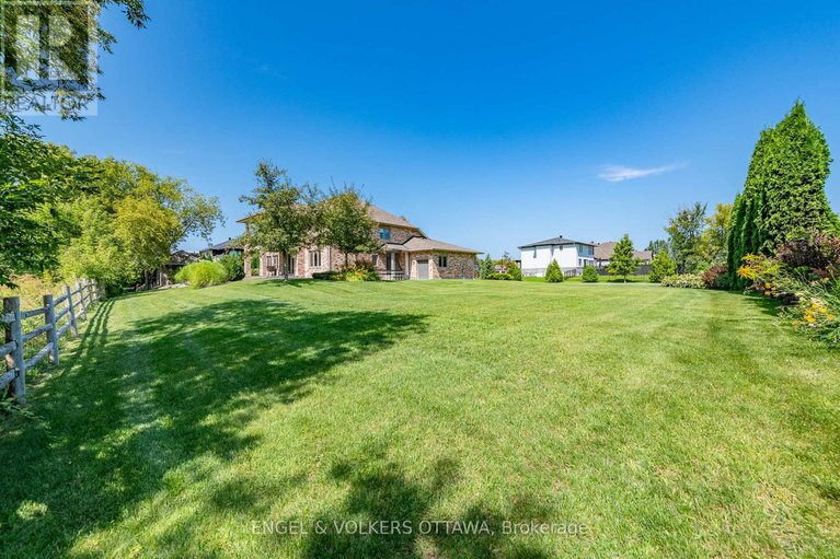 28474940/110-gray-willow-place/manotick-village-manotick-estates/ottawa/ontario/K4M0B3_49