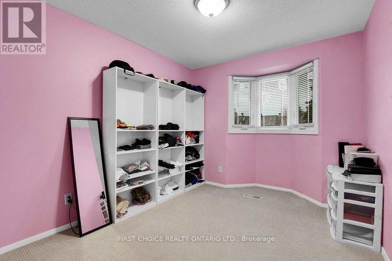 29056396/1771c-lamoureux-drive/queenswood-heights-south/ottawa/ontario/K1E2N5_23