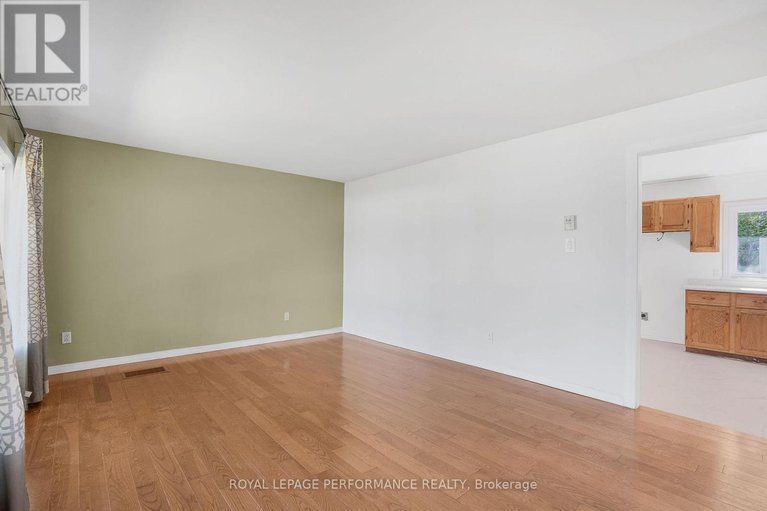 29633490/69-home-avenue/vankleek-hill/champlain/ontario/K0B1R0_5