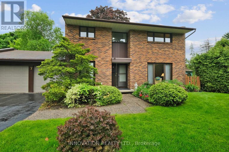 28392162/7-colville-court/beaverbrook/ottawa/ontario/K2K1A9_1