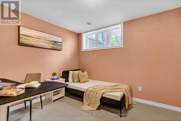 28548411/b-96-stonehaven-drive/bridlewood/ottawa/ontario/K2M0C4_21