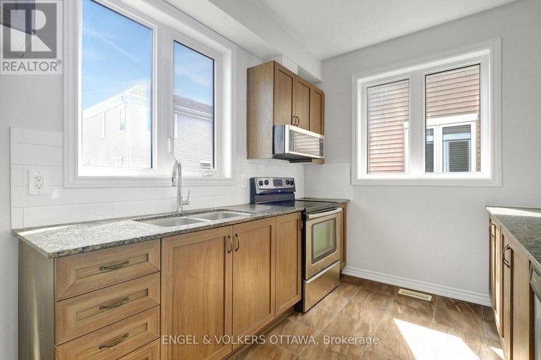 28399341/305-lamarche-avenue/orleans-village/ottawa/ontario/K1C1T1_13