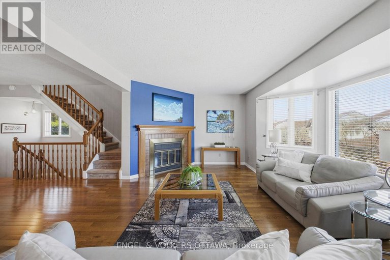 29641175/17-durbin-court/katimavik/ottawa/ontario/K2L3T7_8