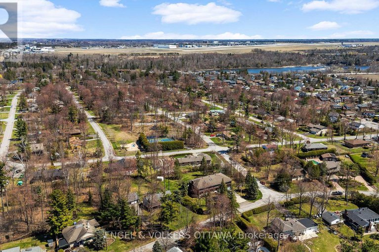28406748/8-pineglen-crescent/pineglencountry-place/ottawa/ontario/K2E6X7_50