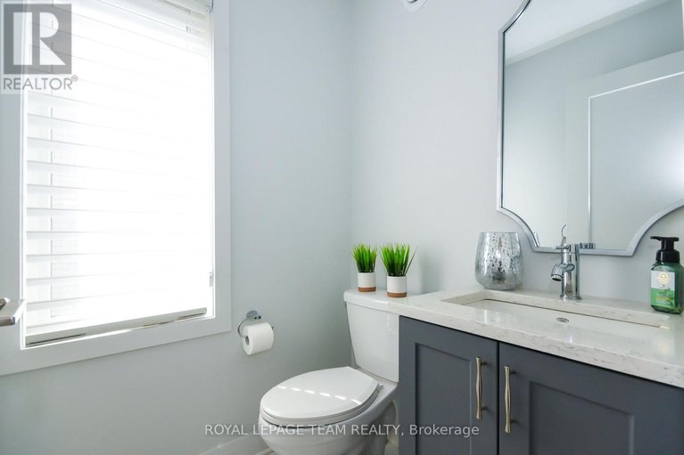 29666466/725-capricorn-circle/riverside-southgloucester-glen/ottawa/ontario/K4M0J4_7