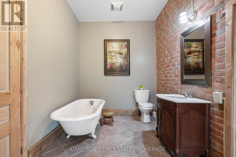 29598086/37-duncan-street/lancaster/south-glengarry/ontario/K0C1N0_33