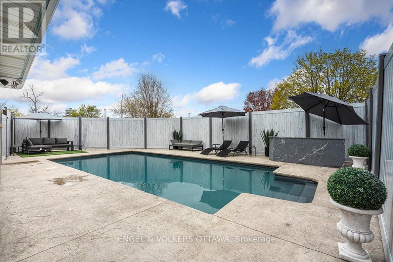28298907/953-fairlawn-avenue/mckellar-heightsglabar-park/ottawa/ontario/K2A3S7_46