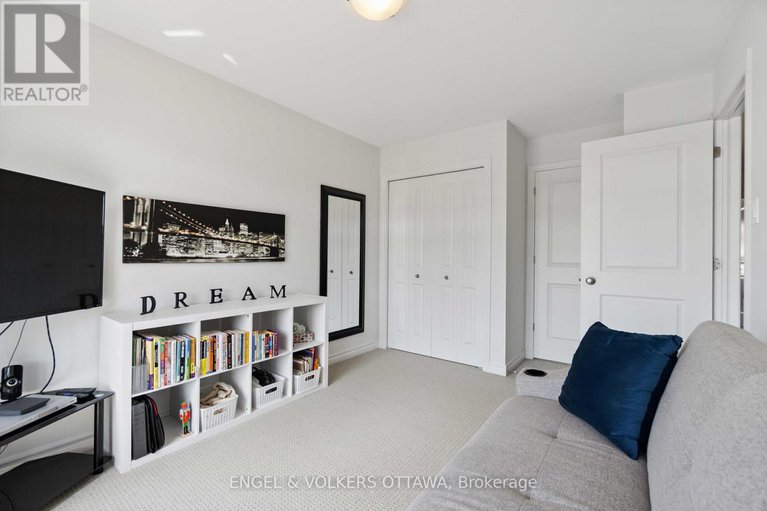 28568495/640-cordelette-circle/mer-bleuebradley-estatesanderson-park/ottawa/ontario/K1W0P2_30