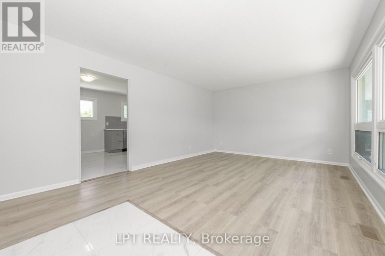 28384629/5-attwood-crescent/city-viewskylinefisher-heightsparkwood-hills/ottawa/ontario/K2E5B1_6