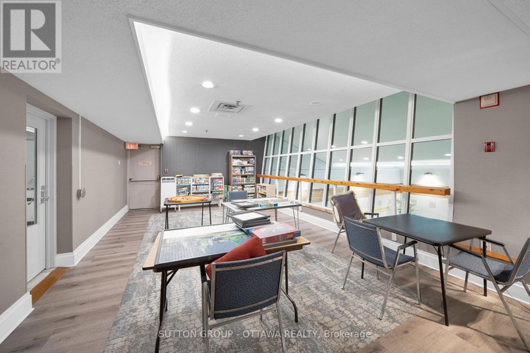 28727418/711-1171-ambleside-drive/woodroffe/ottawa/ontario/K2B8E1_30