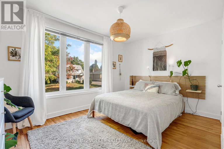 29427453/1270-cheverton-avenue/alta-vista/ottawa/ontario/K1H7P6_18