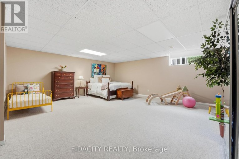 29673892/31-sable-run-drive/stittsville-central/ottawa/ontario/K2S1W8_30