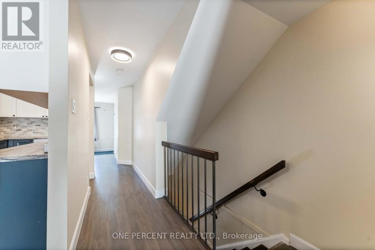 29514988/a-6643-bilberry-drive/convent-glen-north/ottawa/ontario/K1C4N5_13