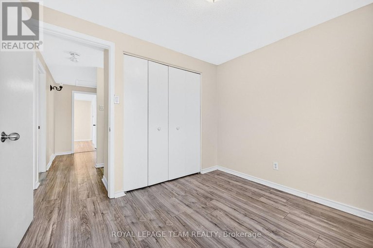 29127398/2-13-bertona-street/manordale/ottawa/ontario/K2G0W2_25