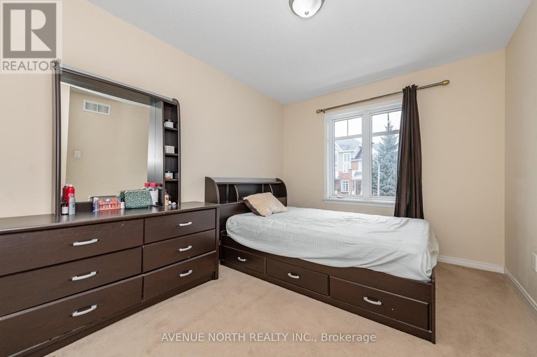 29105316/361-royal-fern-way/riverside-southgloucester-glen/ottawa/ontario/K1V2K6_31