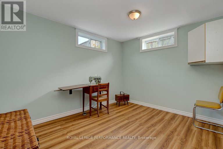 28697255/617-gardenvale-road/castle-heightsrideau-high/ottawa/ontario/K1K1E5_32