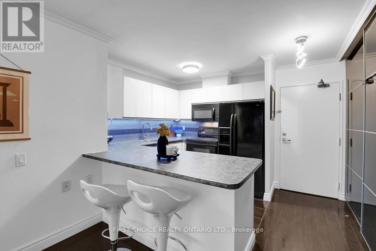 29142164/714-40-landry-street/vanier/ottawa/ontario/K1L8K4_13