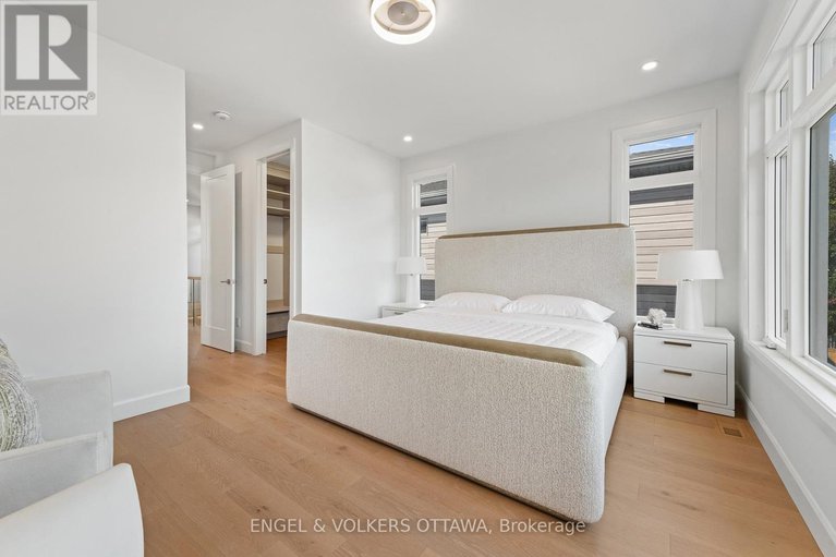 29219769/493-highcroft-avenue/westborohampton-park/ottawa/ontario/K1Z5J3_19