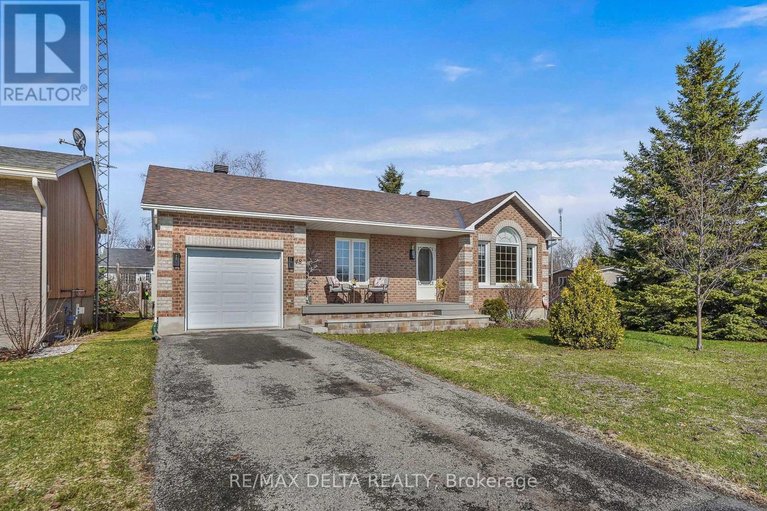 29633176/48-stephens-street/vankleek-hill/champlain/ontario/K0B1R0_2