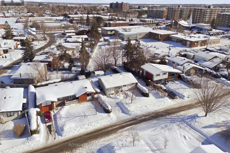 29335648/2266-fife-crescent/elmvale-acres/ottawa/ontario/K1G2Z4_30