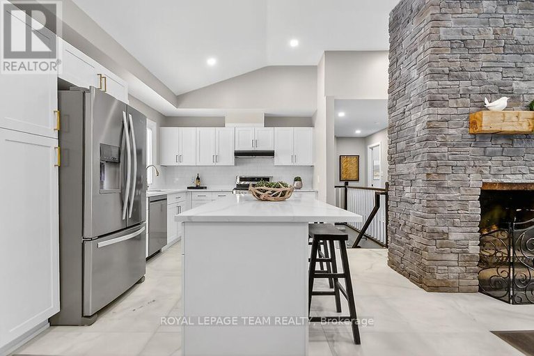 29396926/6636-marina-drive/manotick-south-to-roger-stevens/ottawa/ontario/K4M1B3_14