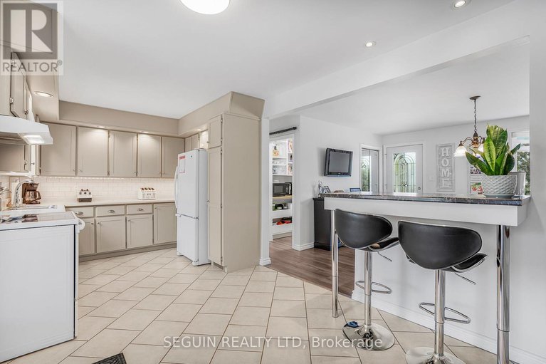 28620746/114-stanley-avenue/vankleek-hill/champlain/ontario/K0B1R0_14