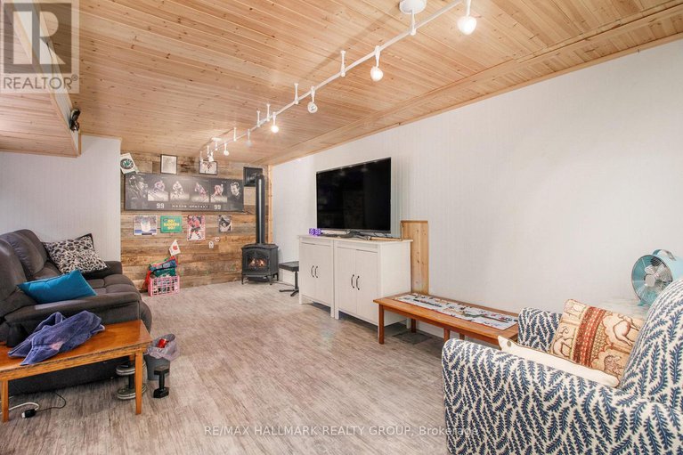 28476380/1036-gill-avenue/elmvale-acresurbandale/ottawa/ontario/K1G2R3_17