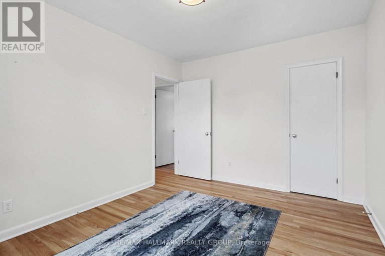 28828151/1986-saunderson-drive/elmvale-acres/ottawa/ontario/K1G2E2_14