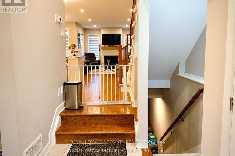28954016/550-borbridge-avenue/riverside-southgloucester-glen/ottawa/ontario/K4M0H9_2