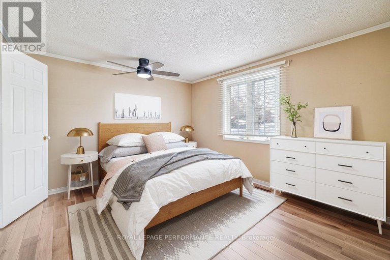 29377761/348-amiens-street/bilberry-creekqueenswood-heights/ottawa/ontario/K1E1N9_14