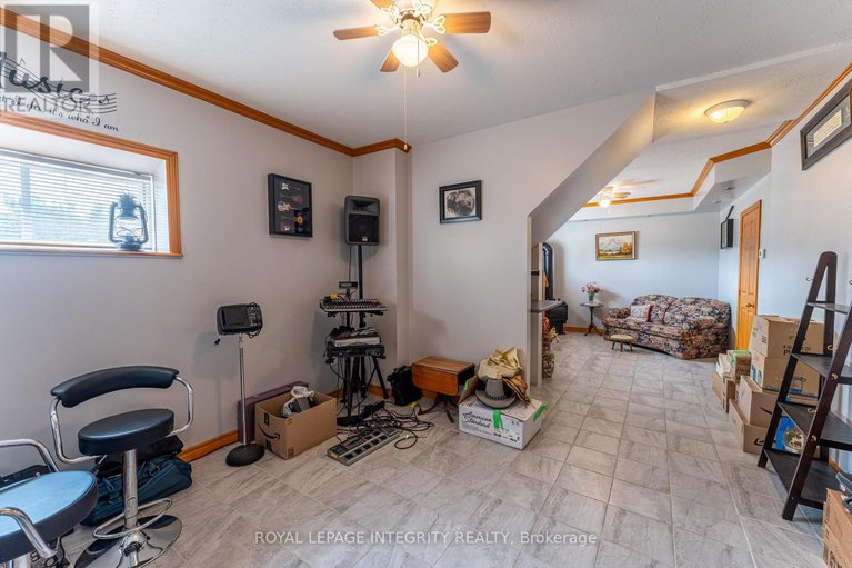 29405872/14977-country-rd-2-road/south-stormont-osnabruck-twp/south-stormont/ontario/K0C1M0_18