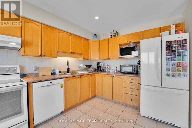 29665659/211-westvalley-private/brookfield-gardens/ottawa/ontario/K1V2B3_17