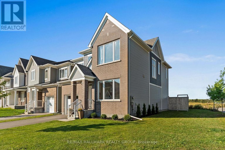 28452822/3000-travertine-way/half-moon-bay/ottawa/ontario/K2J6W5_1