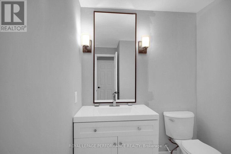 28656955/82-queensline-drive/bruce-farmgraham-parkqualicumbellands/ottawa/ontario/K2H7J5_13