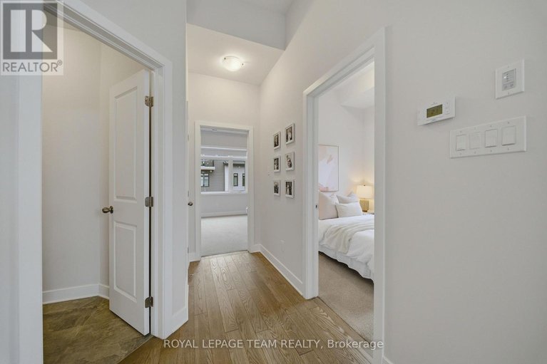 29688478/519-crescendo-private/riverside-southgloucester-glen/ottawa/ontario/K1X0E4_14