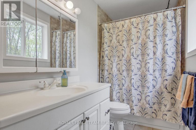 28920560/129-spinnaker-way/constance-bay/ottawa/ontario/K0A3M0_16