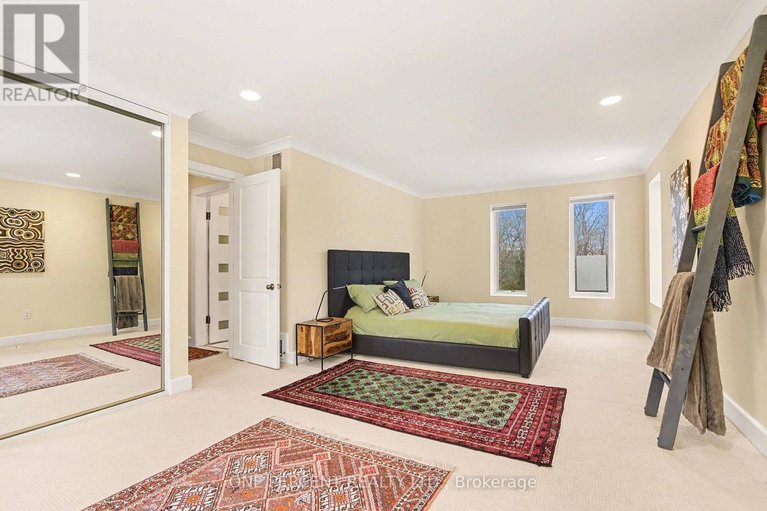 29455179/60-pontiac-street/ottawa-westtunneys-pasture/ottawa/ontario/K1Y2K1_18