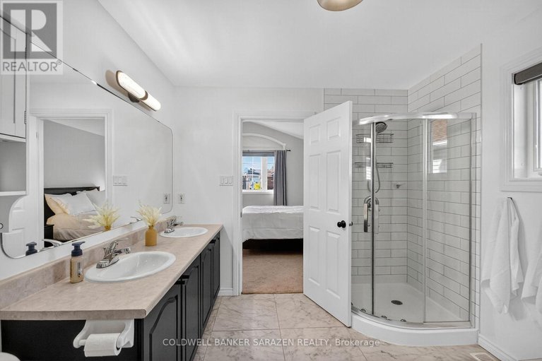 29073638/7-whitechapel-crescent/longfields/ottawa/ontario/K1S3G7_31