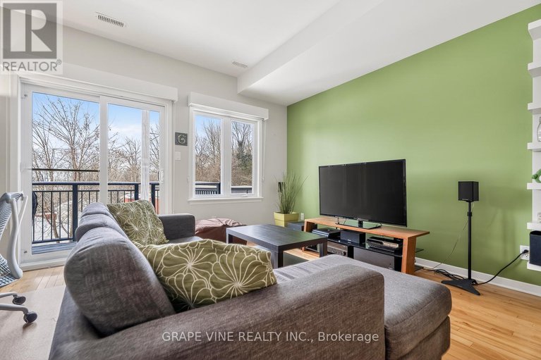 29428184/4-795-montreal-road/cfb-rockcliffe-and-area/ottawa/ontario/K1K0S9_8