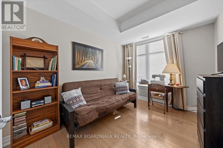 29538012/b102-210-janka-private/emerald-meadowstrailwest/ottawa/ontario/K2V0E6_19