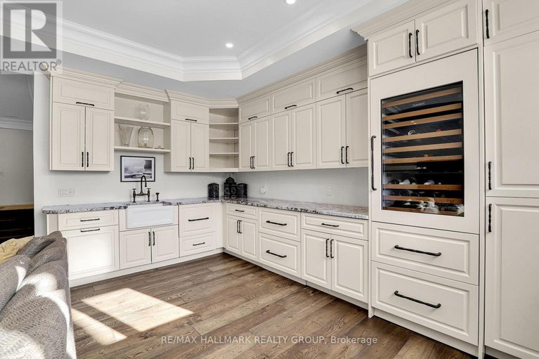 29433239/556-edison-avenue/mckellarhighland/ottawa/ontario/K2A1V4_42