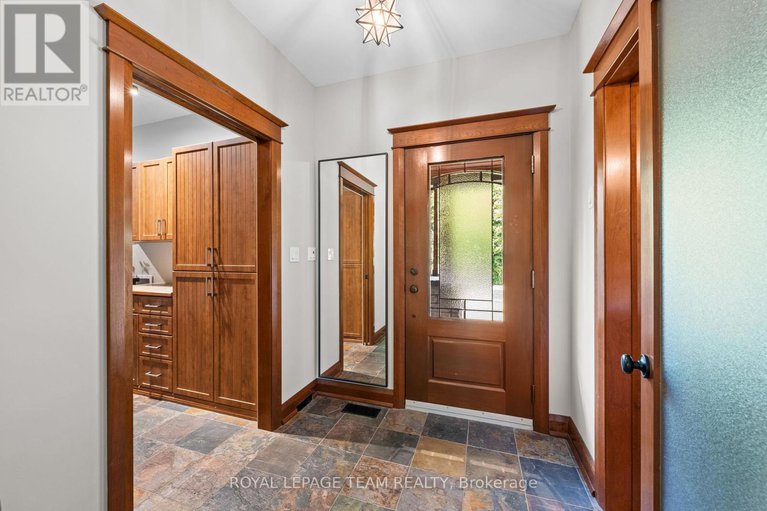 28865171/1560-maley-lane/rural-kanata-central/ottawa/ontario/K2W1C2_4