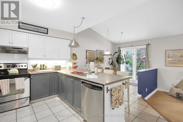 28806106/137-springcreek-crescent/bridlewood/ottawa/ontario/K2M2M1_7