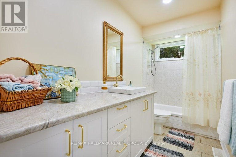 29444674/6-westdale-avenue/lakeview-park/ottawa/ontario/K2H5J3_50