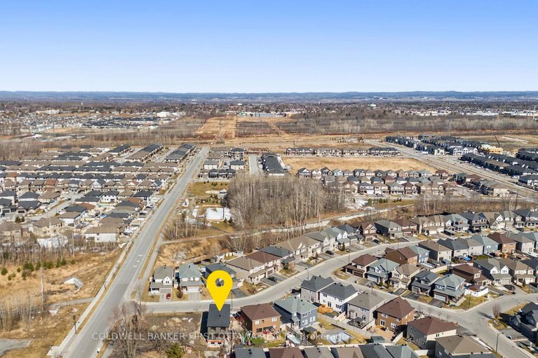 28450244/279-enclave-walk/mer-bleuebradley-estatesanderson-park/ottawa/ontario/K1W0J5_49