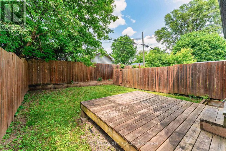 29259565/a-251-glynn-avenue/overbrookcastle-heights/ottawa/ontario/K1K1S2_43