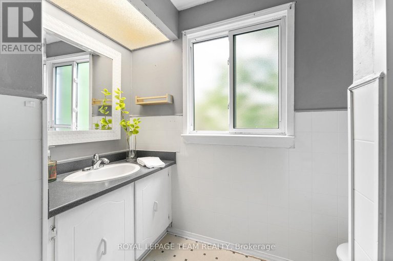 28400247/99-seabrooke-drive/glencairnhazeldean/ottawa/ontario/K2L2H9_43