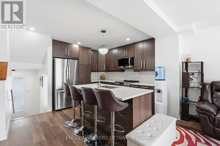 29615364/34-alison-korn-private/bells-corners/ottawa/ontario/K2H8M6_7